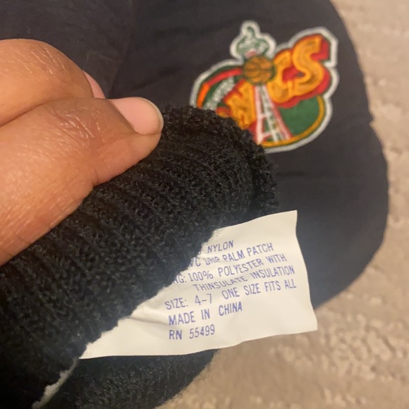 Vintage Youth Seattle SuperSonics Mittens - Picture 3 of 4